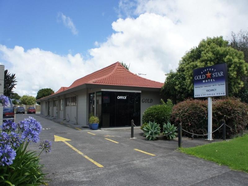 Villa Maxine image