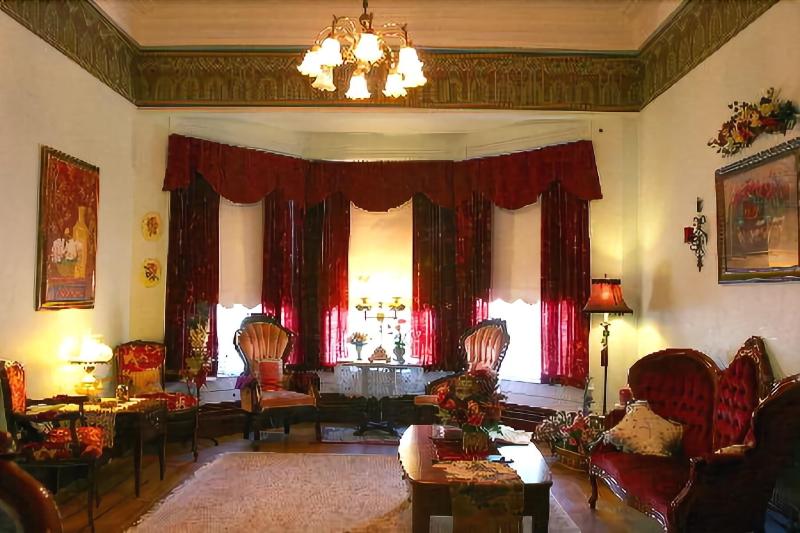 Power's Mansion