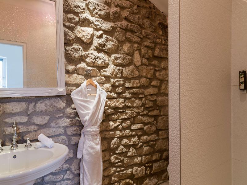 Mas des Romarins, The Originals Relais image