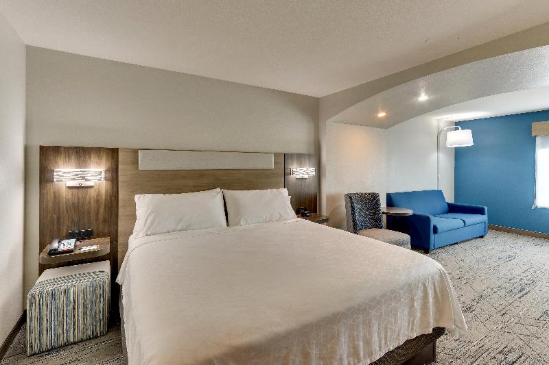 Holiday Inn Express & Suites Ardmore By IHG photo 21