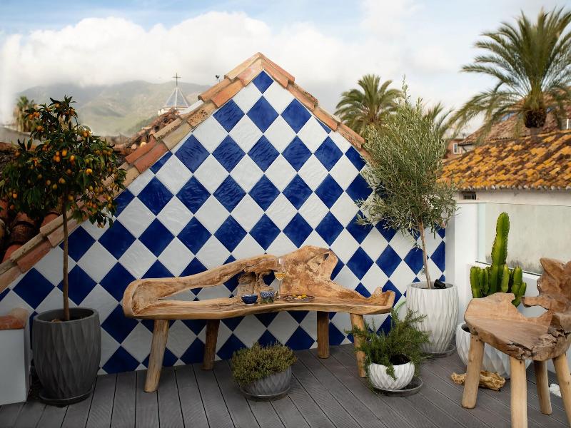 Linda Marbella image