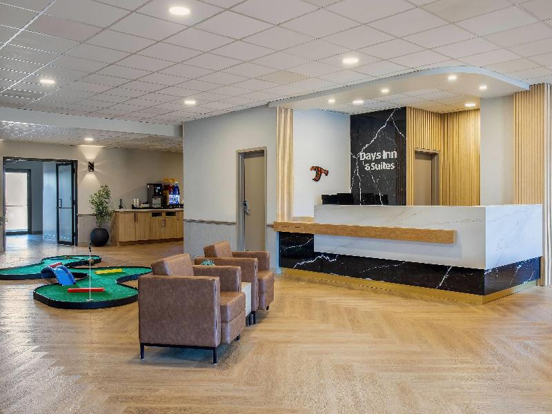 Days Inn & Suites by Wyndham West Edmonton
