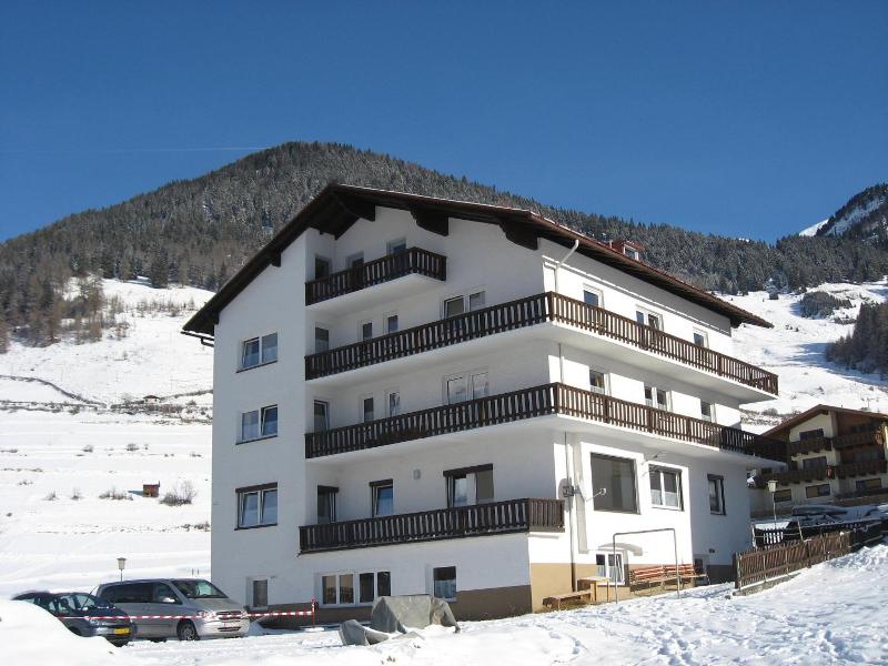 Amontanara image
