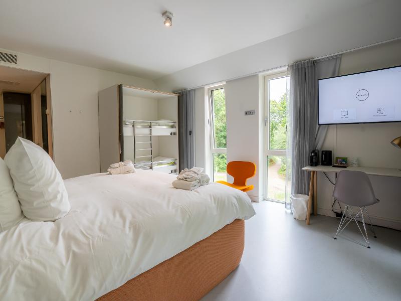 blooming Hotel image