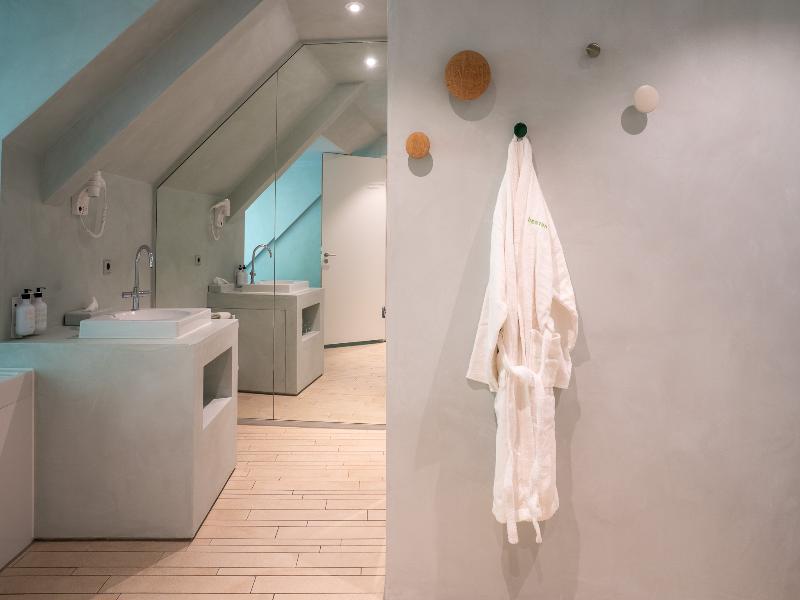 blooming Hotel image