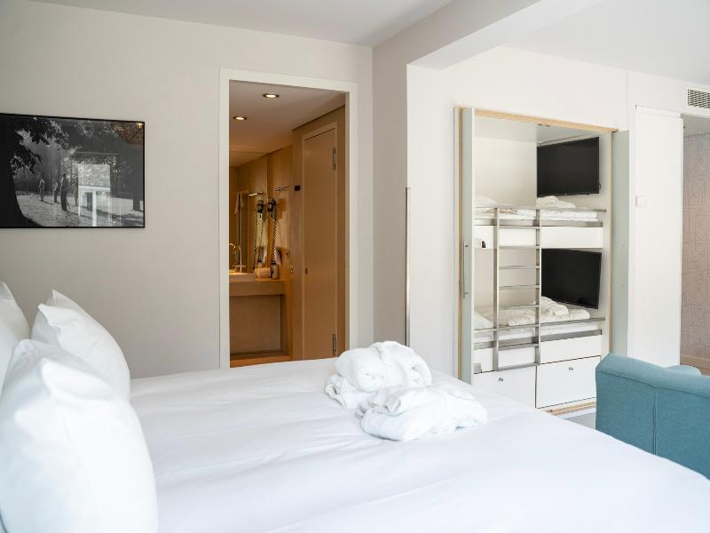 blooming Hotel image