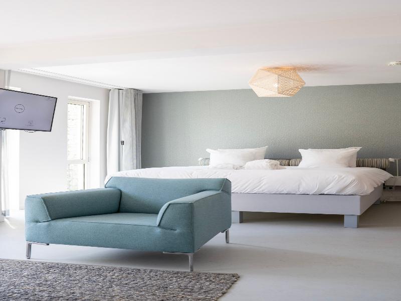 blooming Hotel image