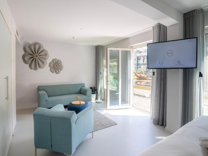 blooming Hotel image