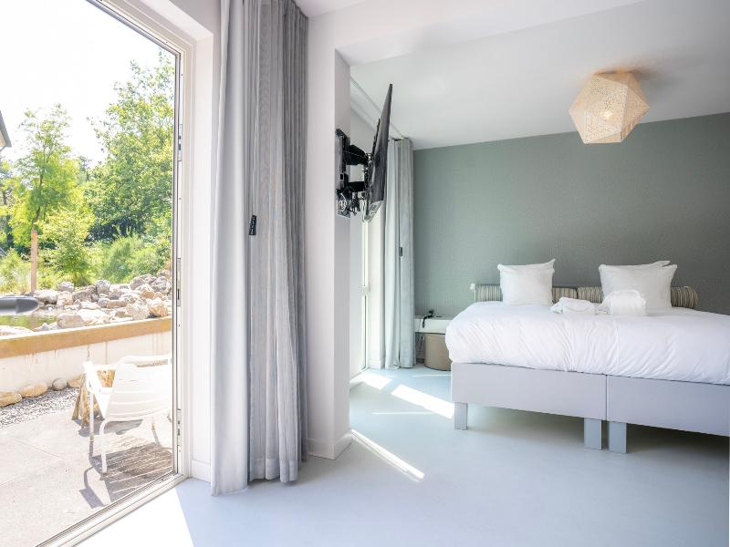 blooming Hotel image