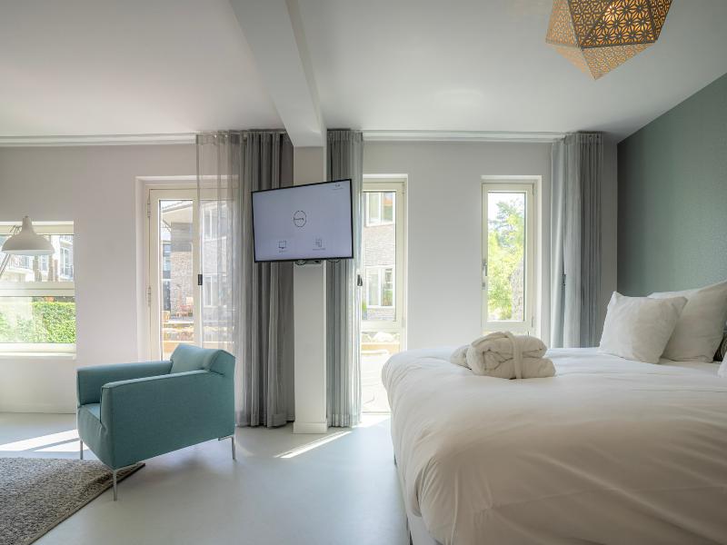 blooming Hotel image