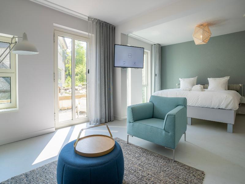 blooming Hotel image