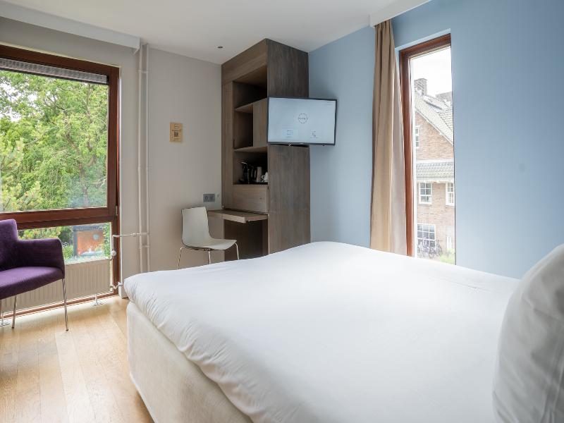 blooming Hotel image
