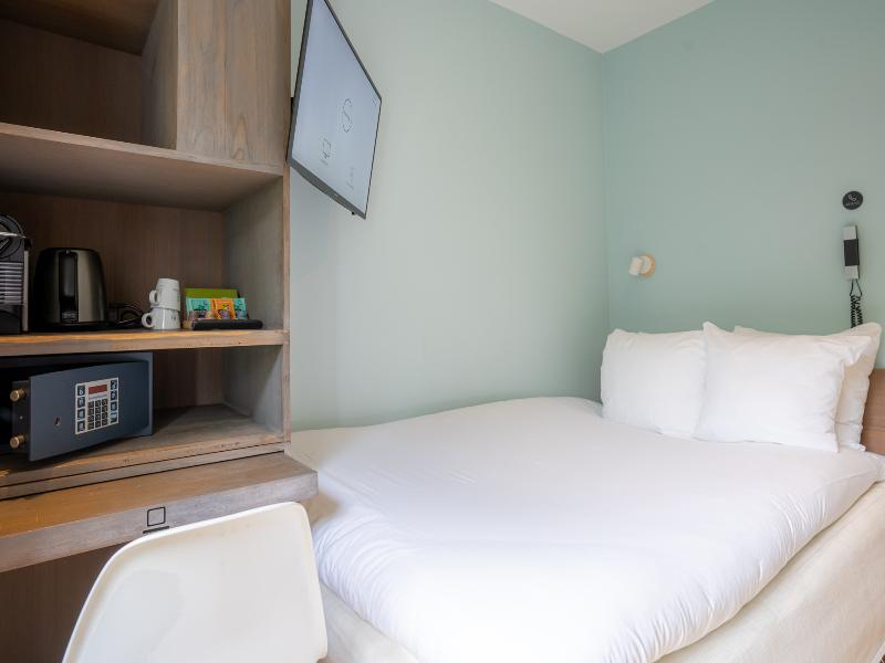 blooming Hotel image