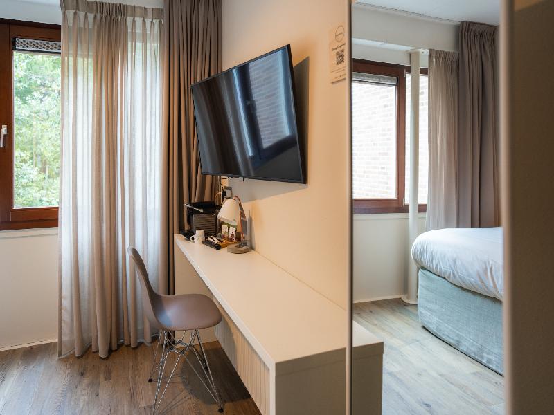 blooming Hotel image