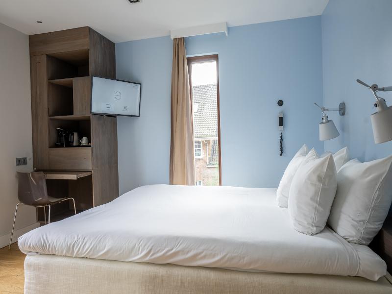 blooming Hotel image