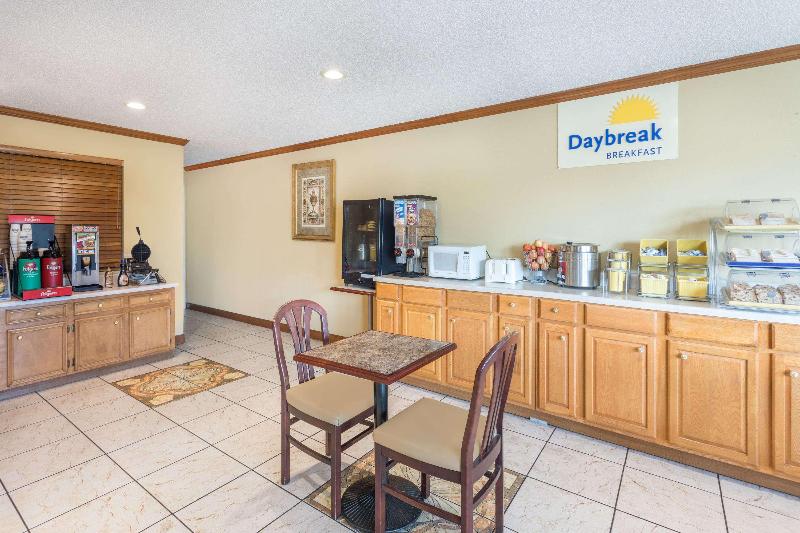 Economy Inn by OYO Ashburn