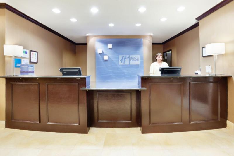 Holiday Inn Express & Suites Georgetown