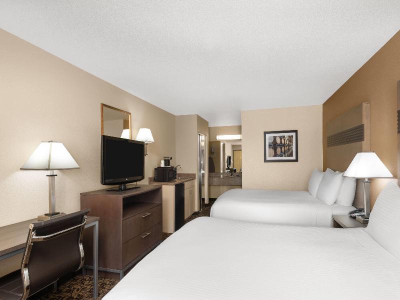 Hawthorn Suites By Wyndham Napa Valley image