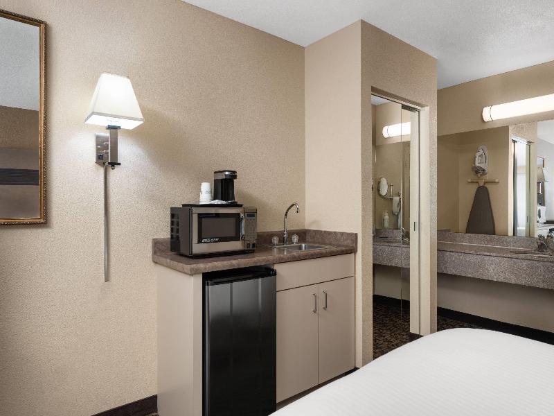 Hawthorn Suites By Wyndham Napa Valley image