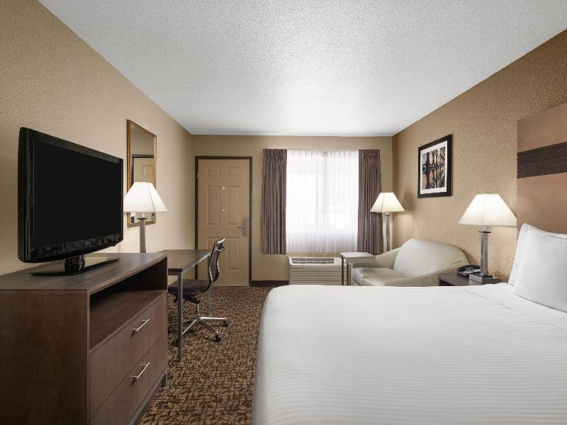 Hawthorn Suites By Wyndham Napa Valley image