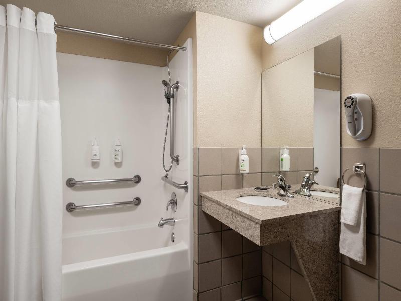Hawthorn Suites By Wyndham Napa Valley image