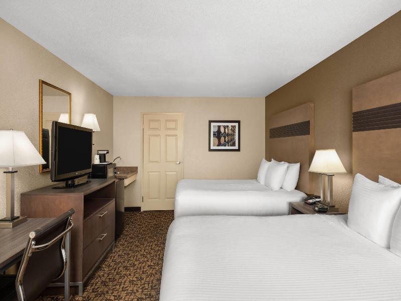 Hawthorn Suites By Wyndham Napa Valley image