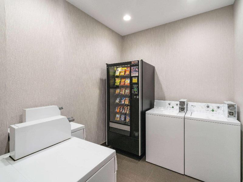 La Quinta Inn & Suites Latham Albany Airport image