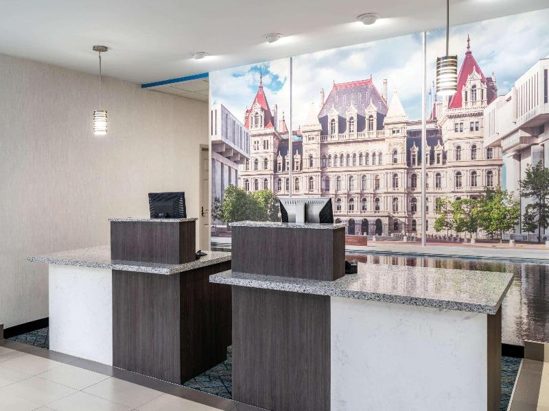 La Quinta Inn & Suites Latham Albany Airport image