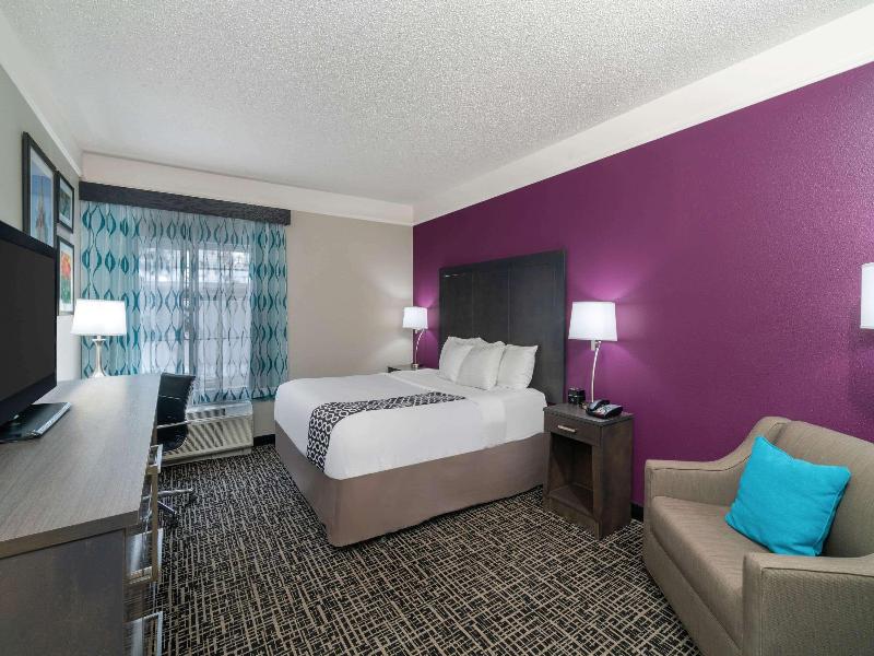 La Quinta Inn & Suites Latham Albany Airport image
