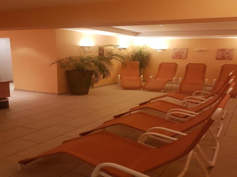 Hotel Pariente image