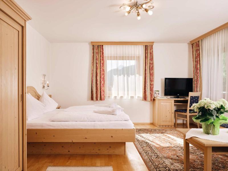 Blattlhof image