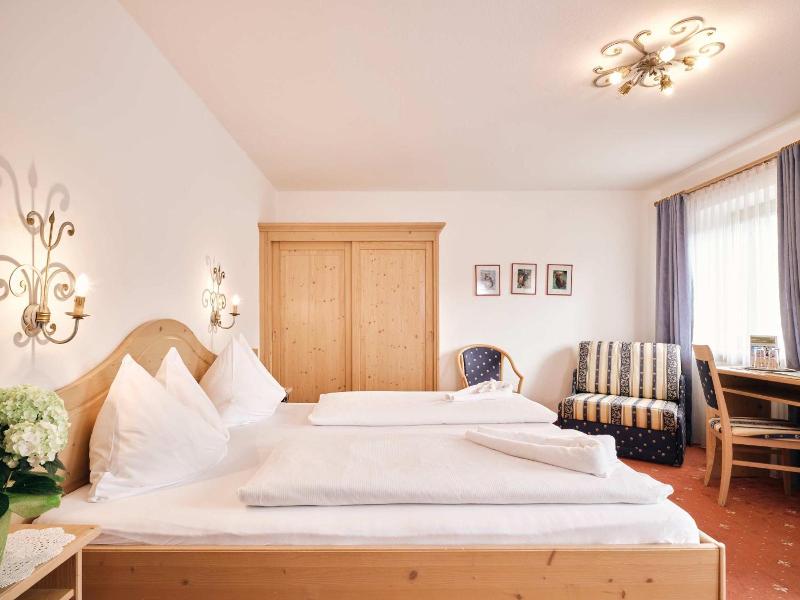 Blattlhof image