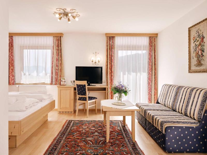 Blattlhof image