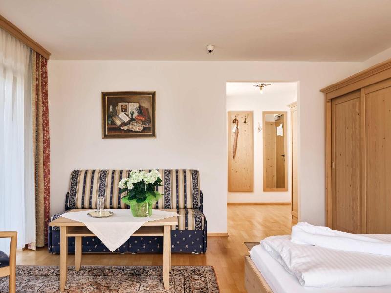 Blattlhof image