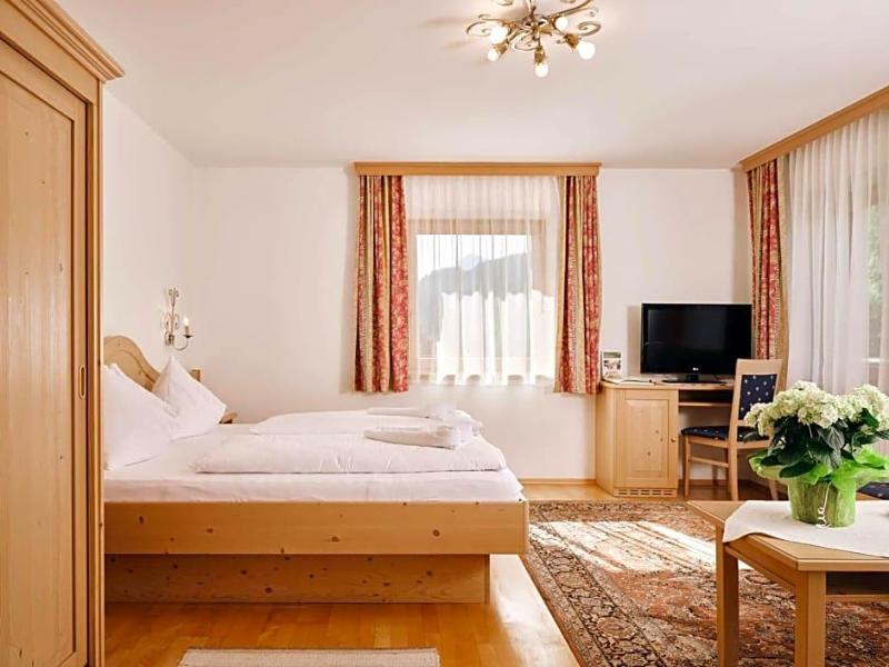 Blattlhof image
