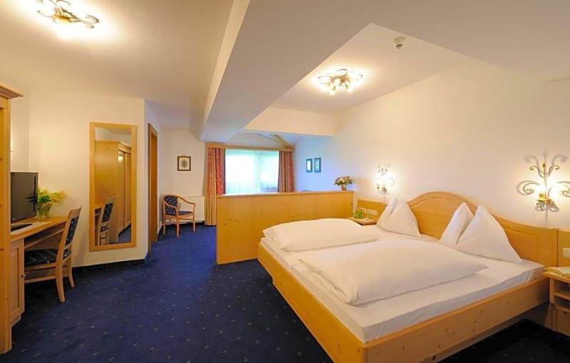Blattlhof image