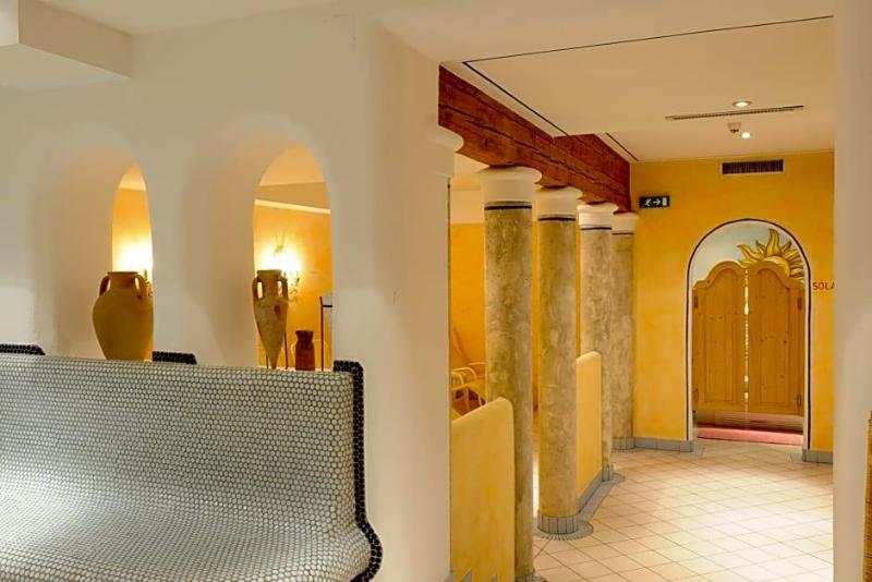 Blattlhof image
