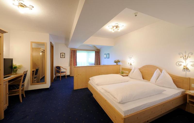 Blattlhof image
