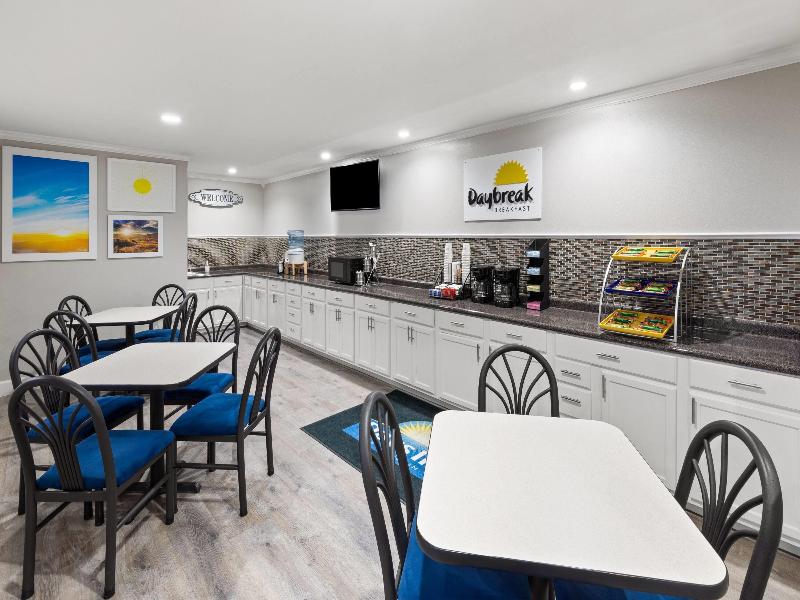 Days Inn by Wyndham Temple image