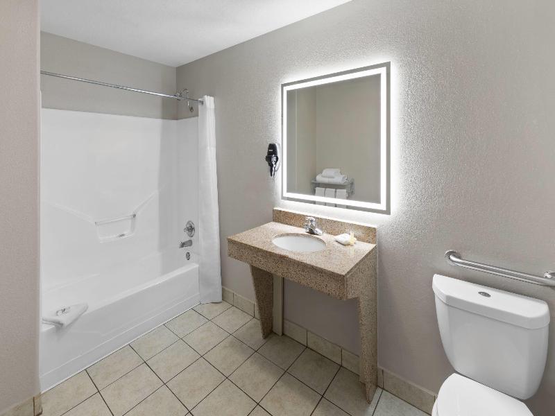 Days Inn by Wyndham Temple image