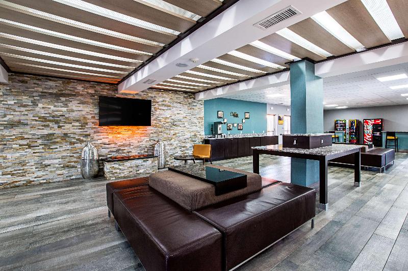 Lobby & Reception