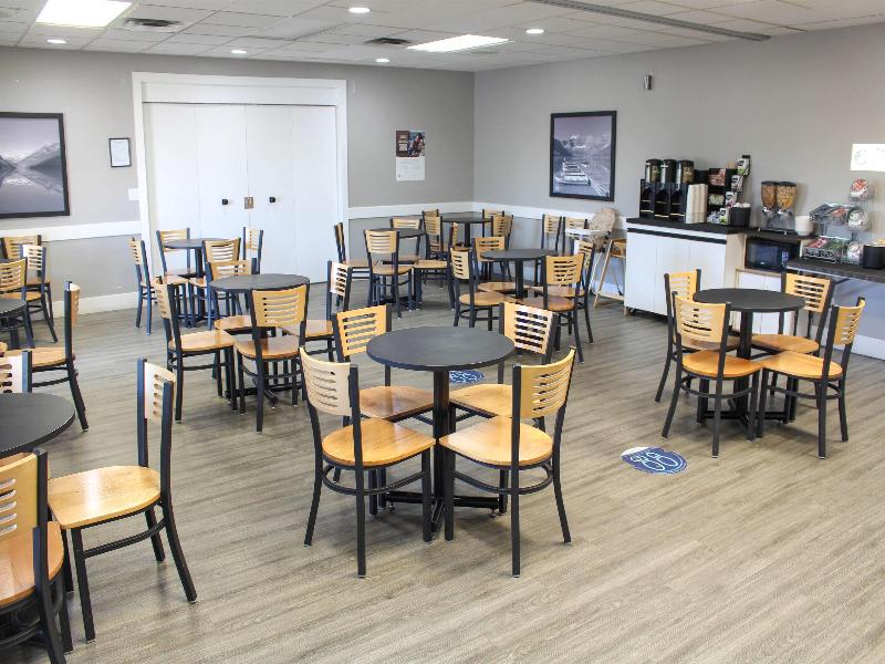 Super 8 by Wyndham Edmonton South