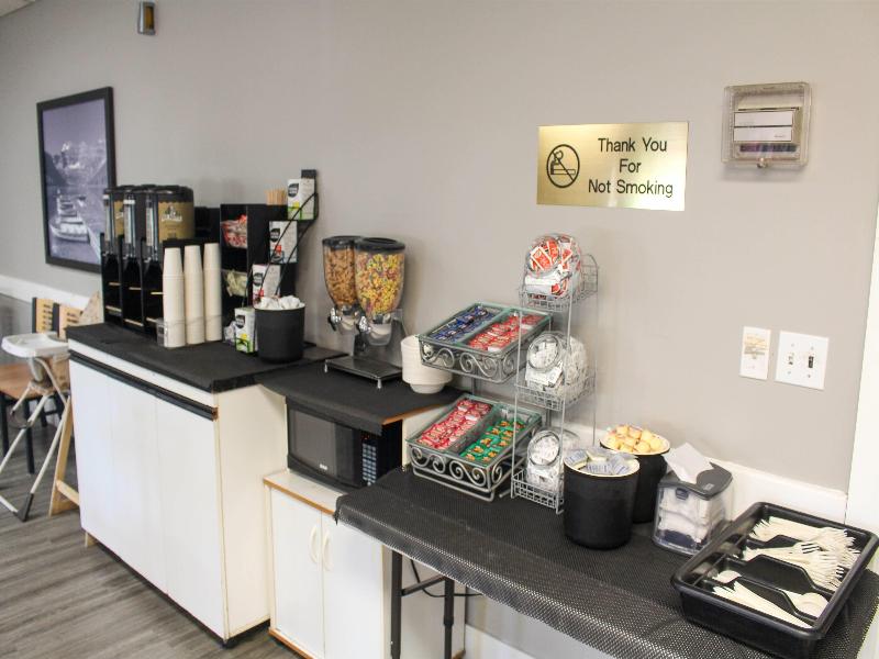 Super 8 by Wyndham Edmonton South