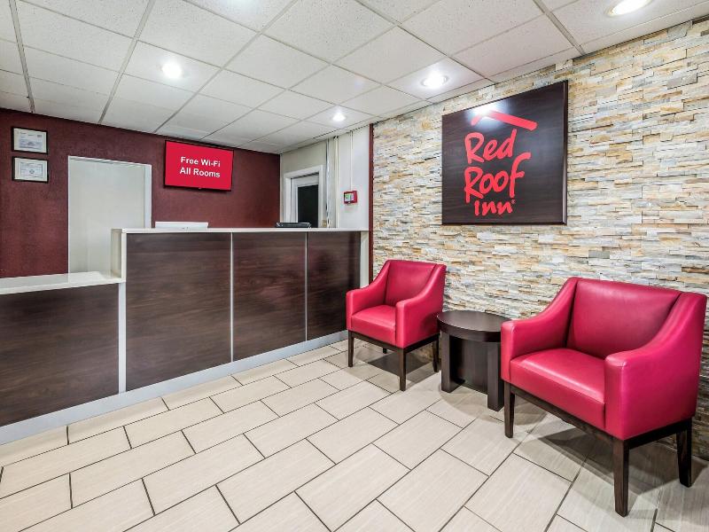 Red Roof Inn & Suites Wapakoneta image