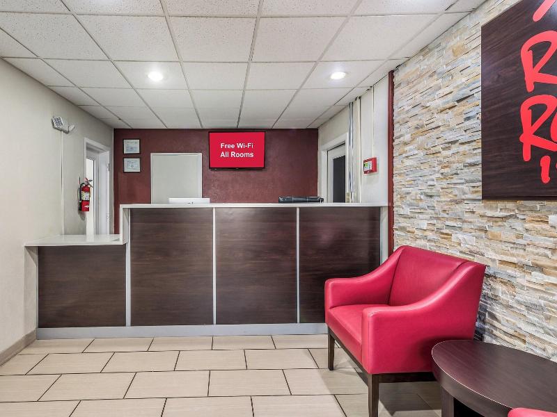 Red Roof Inn & Suites Wapakoneta image