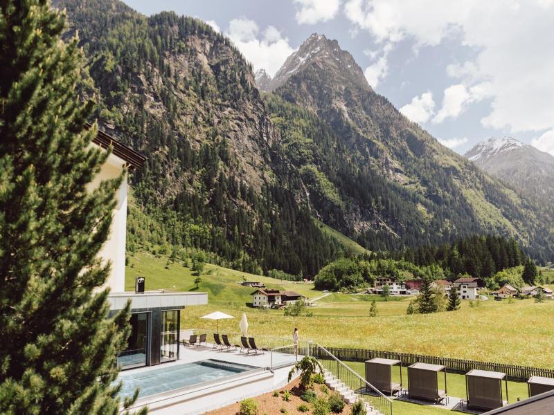 Weisseespitze image
