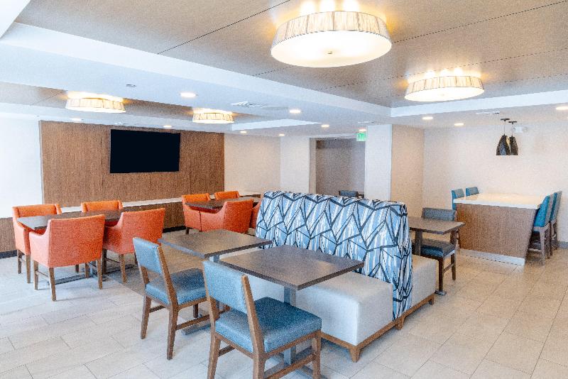 Holiday Inn Express Neptune image