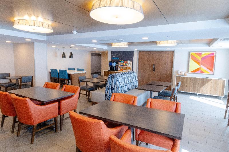 Holiday Inn Express Neptune image