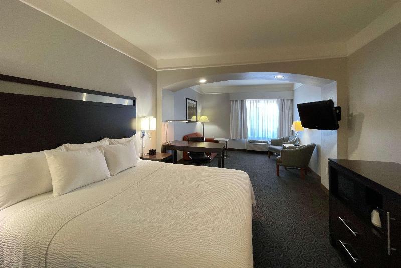 La Quinta Inn & Suites by Wyndham Houston West at
