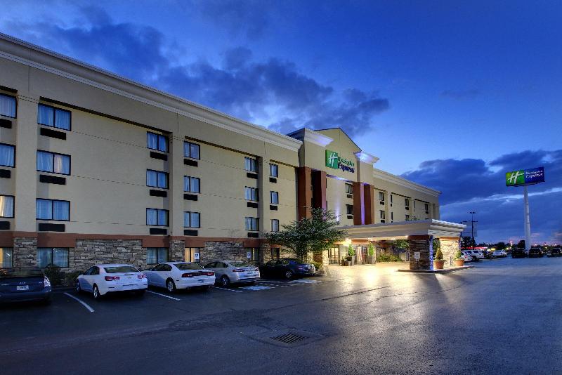 Holiday Inn Express Fort Campbell-Oak Grove